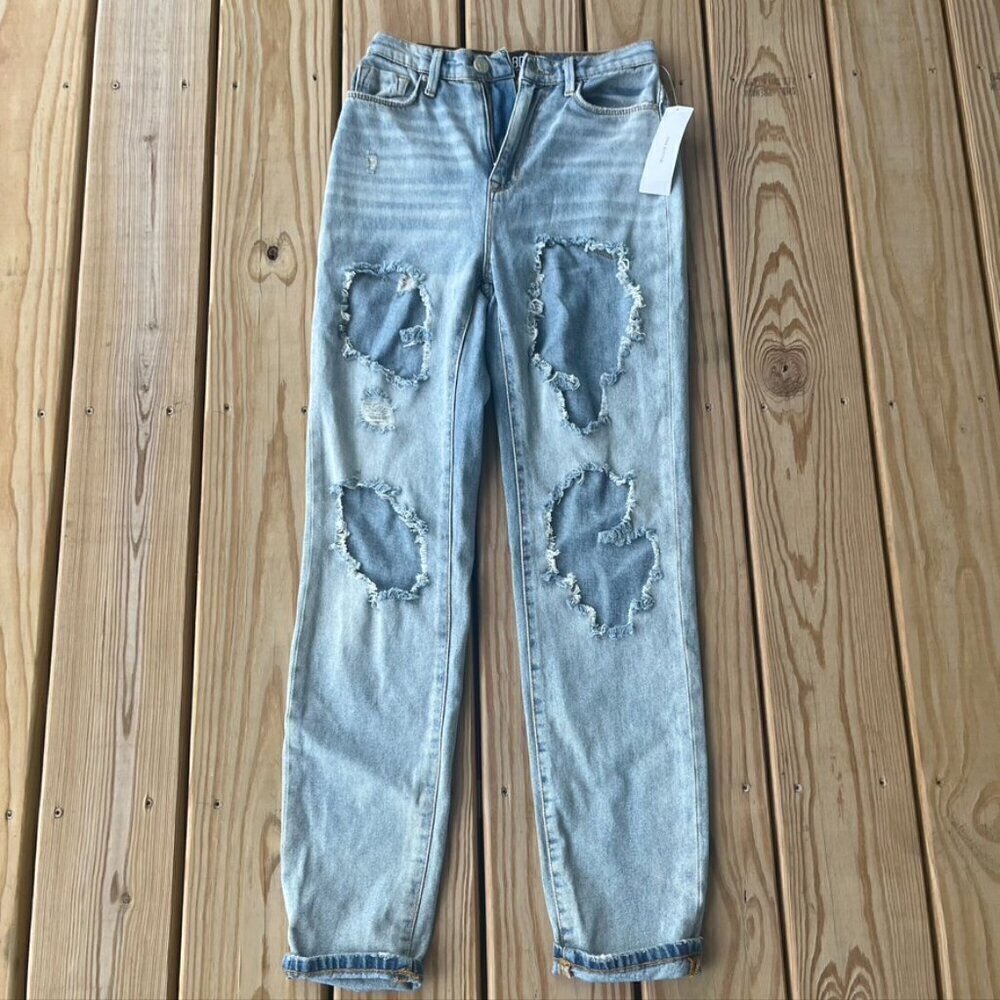 ** Urban Outfitters BDG NWT Mom High Rise Jeans  Destroyed Distressed Size 24